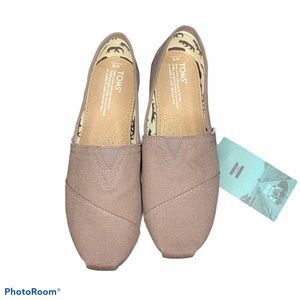 💐💐sold🌸🌸TOMS size 8 grey ash canvas spring shoes casual flats